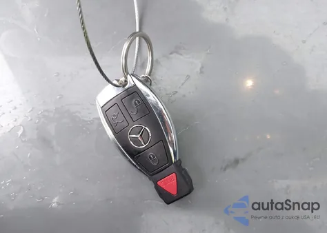 2016 Mercedes-Benz S 550 z USA, uszkodzony, nr VIN WDDUG8CB9GA223303